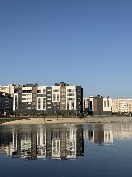 Без комісії квартира з терасою, є інвертор газ, вид на озеро
