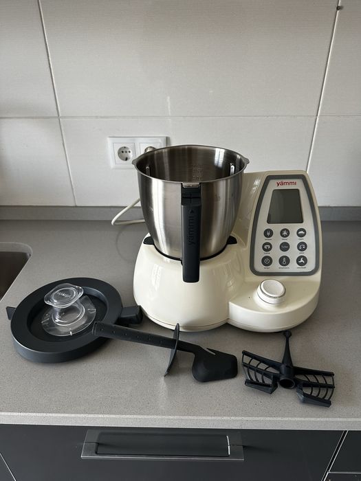 Vendo Robot de cozinha Yammi (como nova)