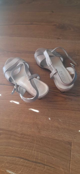 Sandały Ryłko skóra naturalna 36 szare obcas 6 cm