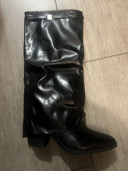 Чоботи, ботфорти