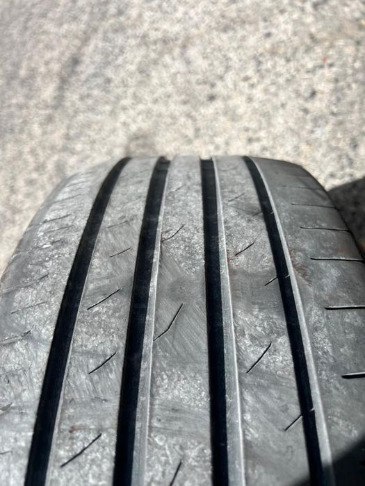 215/65/17 Toyotires 2 pneus