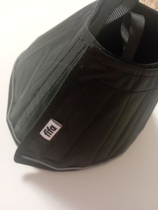 Післяопераційний воротник для собаки