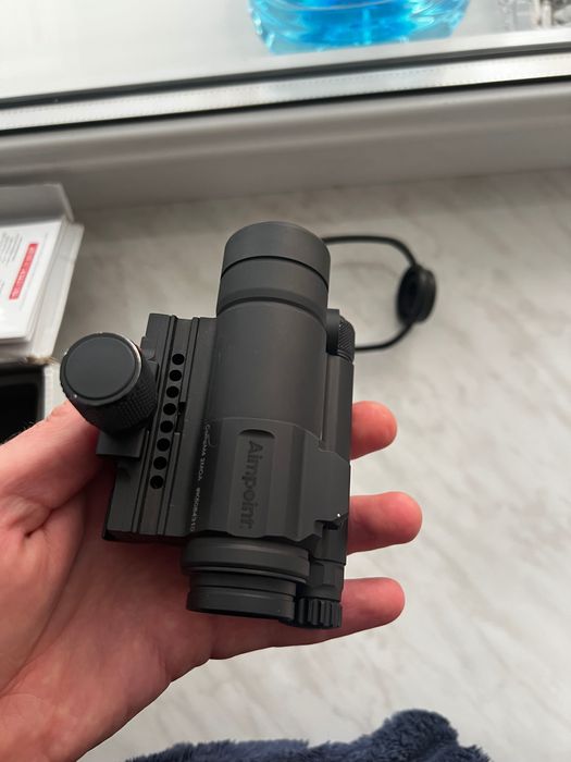 Каліматорний приціл aimpoint com 4