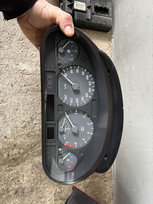 Licznik zegary bmw e46 coupe cabrio benzyna europa