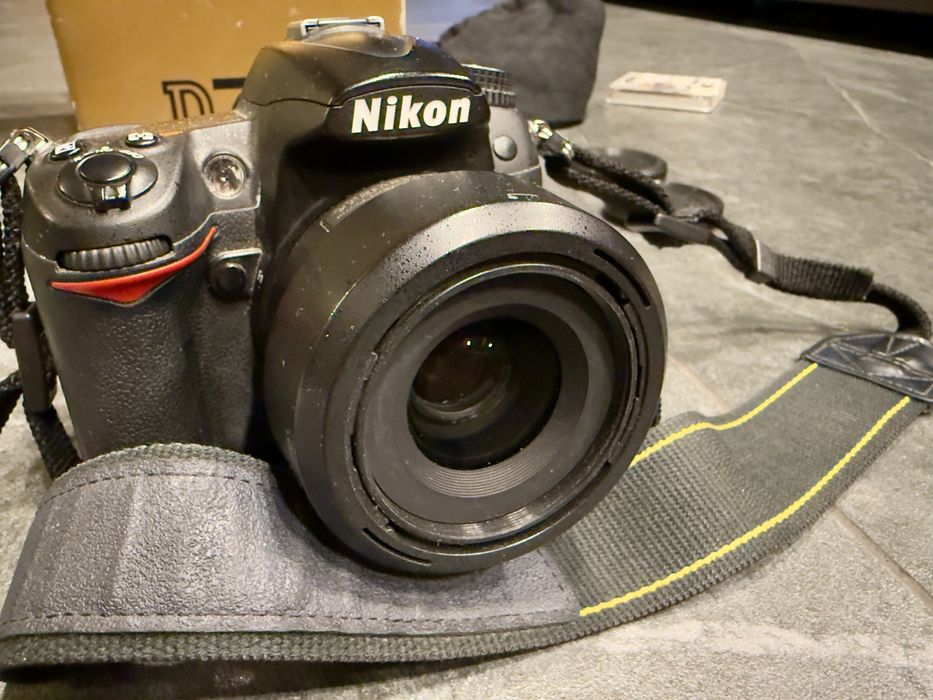 Nikon d7000 + Nikkor 35mm 1.8G