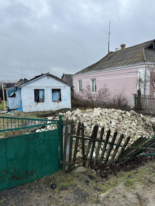 Продаю хату в центрі