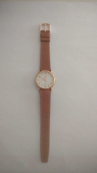 Timex, em estado novo, dourado