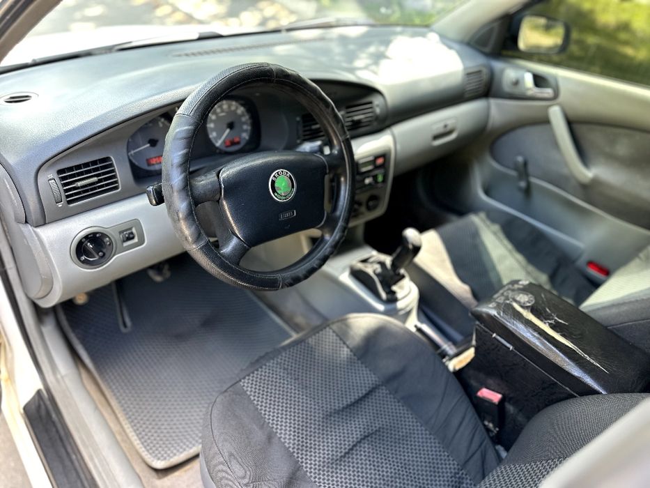 Skoda Octavia Tour 1.6 г/б