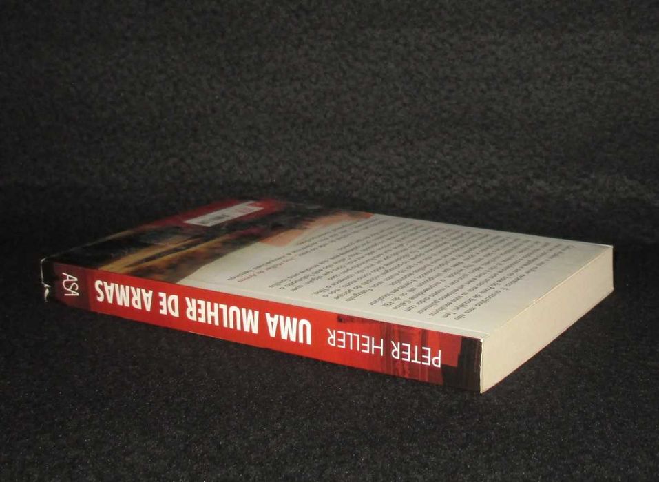 Livro Uma mulher de armas Peter Heller