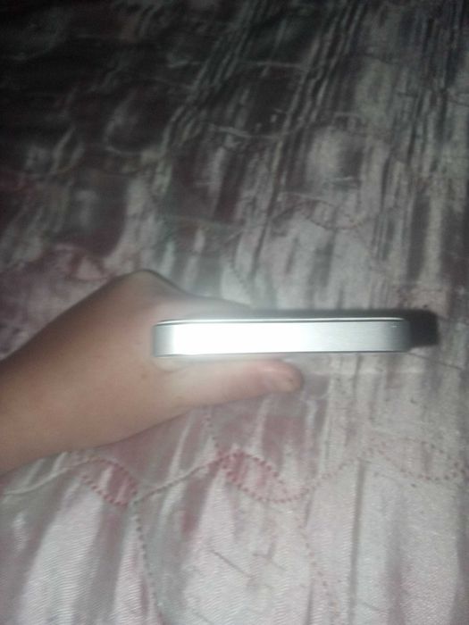 iPhone 5 на запчастини, тріснутий екран