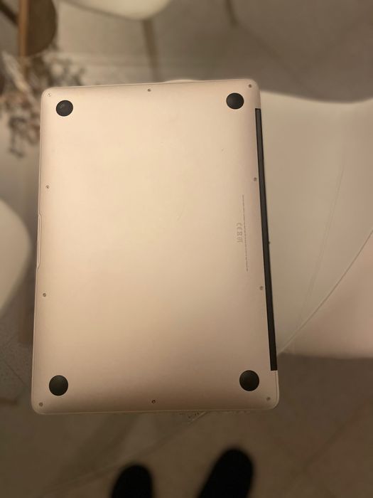 MacBook Air in like-new condition64750866832770122