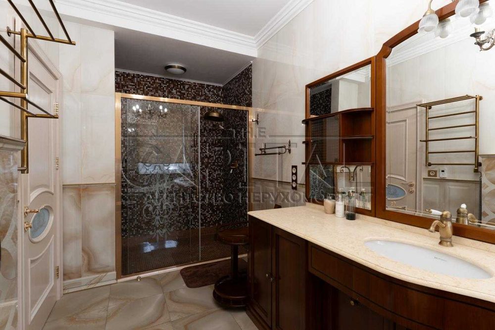 Оренда будинку БІЛЯ СОСНОВОГО ЛІСУ в Greenwood Club Грінвуд Клаб Козин