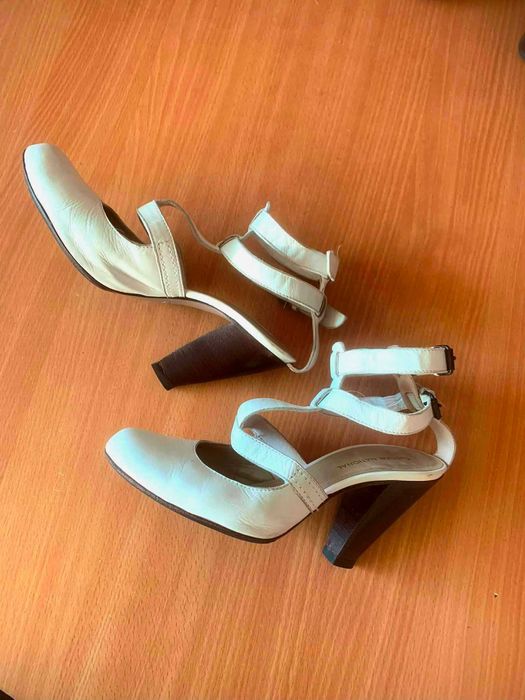 Босоніжки жіночі 36р бренду Costume National . Італія. Натуральна шкіра.