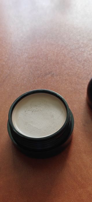 Korektor w kremie Heyxi jasny