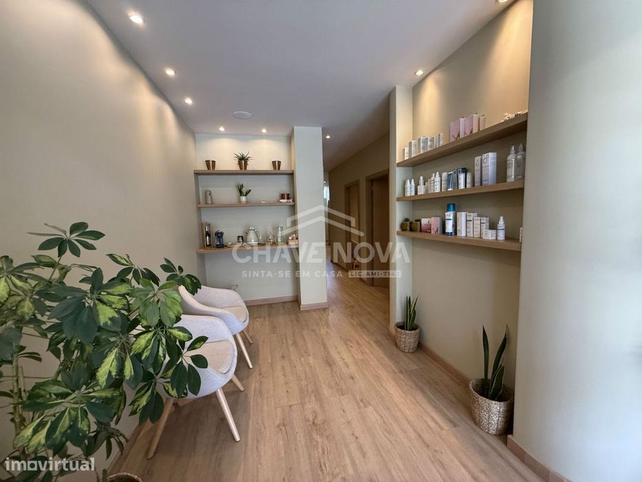 Clínica para trespasse, à Av. da Boavista, Porto