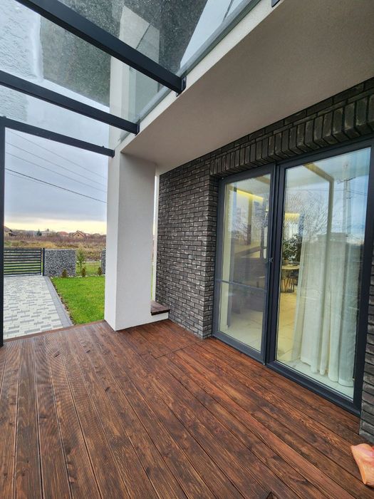 Продається сучасний будинок поблизу міста!