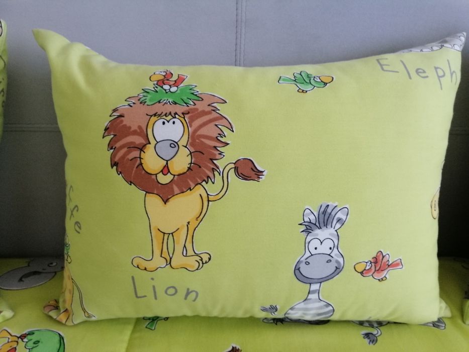 Edredão de cama e 3 almofadas