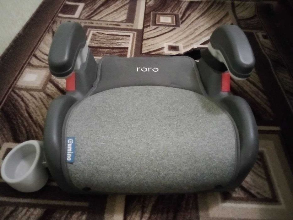 Дитяче автокрісло-бустер