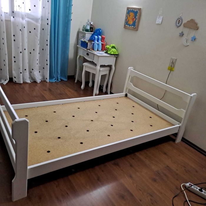 Cama solteiro em pinho