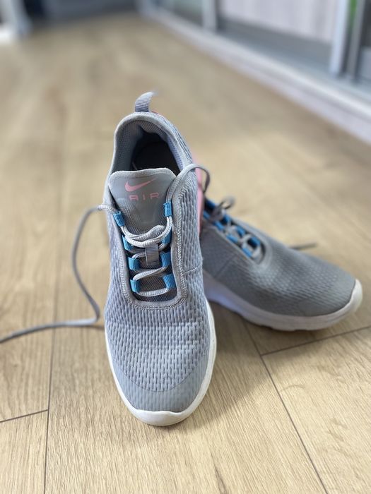Кросівки жіночі Nike