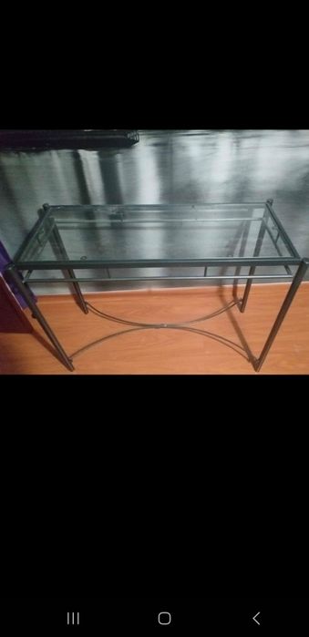 Mesa de entrada  em vidro