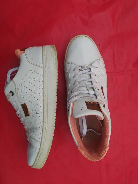 Bench. Оригинальние кожа ,42.5-розм.