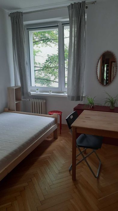 Pokój w Śródmieściu – dla osoby przyjeżdżającej regularnie do Warszawy (np studia zaoczne, szkolenia, wyjazdy służbowe i obowiązki zawodowe)