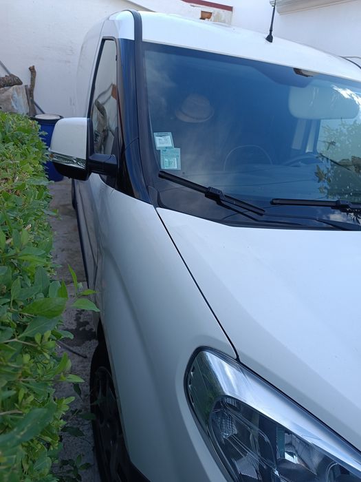 Vendo/trespasso pequeno negócio de distribuição/venda