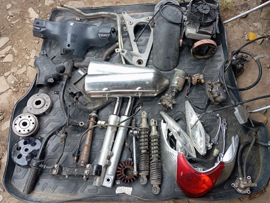 Розбір honda sh 150, двигун, пластик, диски, стартер, термостат, колод