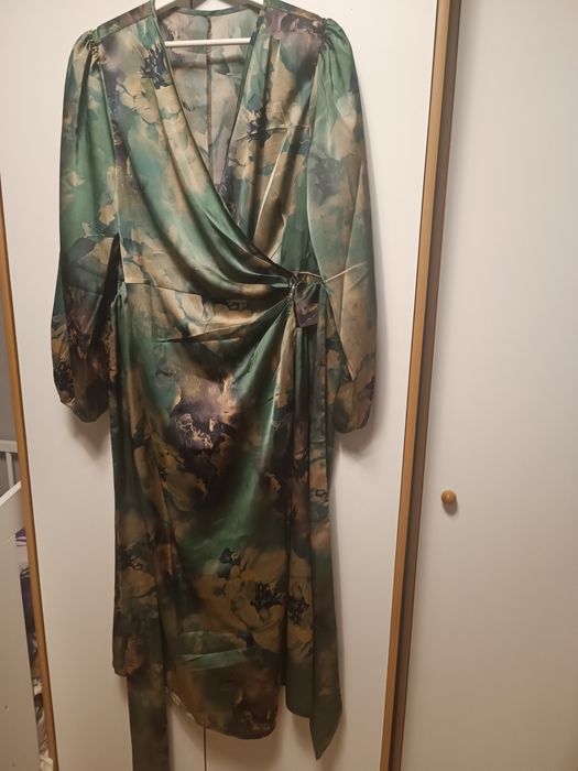 Duża piękna sukienka r.52