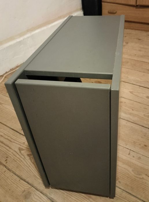 Suporte Ikea para torre de PC