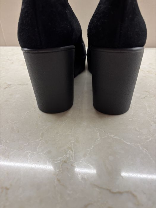 Натуральні нові зимові черевики