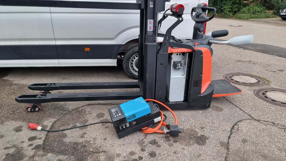 Электроштабелер BT TOYOTA SPE200D з літій-іонною батареєю