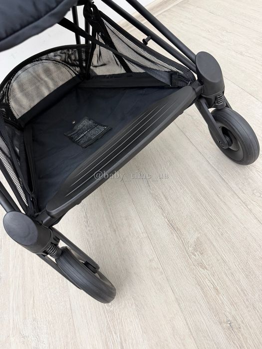 Cybex Coya Black прогулянкова коляска Сайбекс Коя