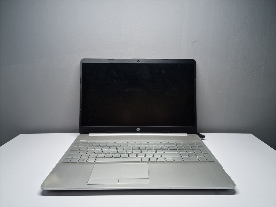 HP 15-dw0006ua i3-7020U, DDR4 4GB, SSD 128GB, NVIDIA MX110 2GB