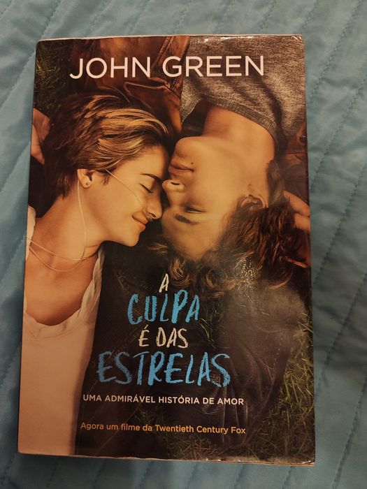 Vende-se livro A Culpa é das Estrelas