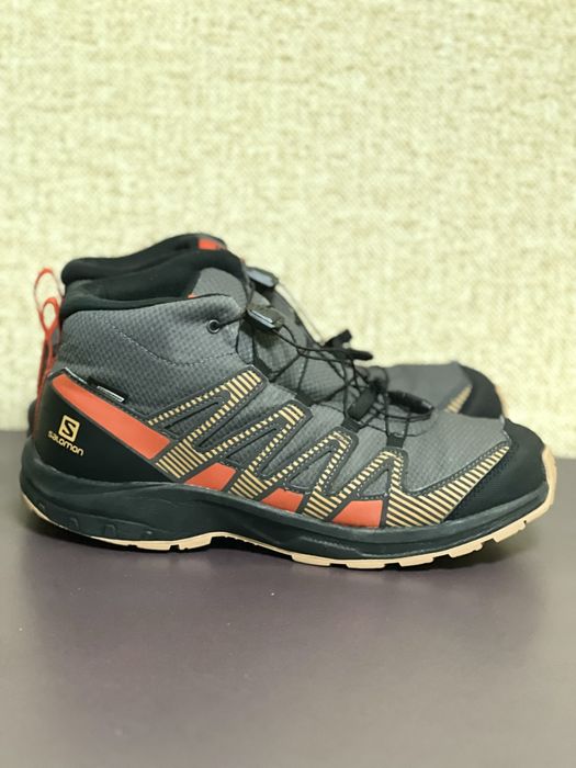 Ботинки Salomon в ідеальному стані,майже не ношані