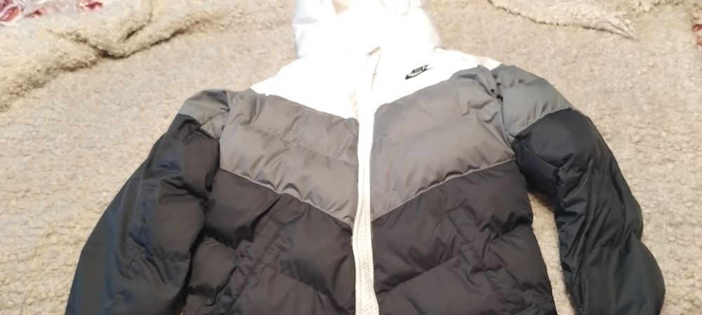 Kurtka Nike Dziewczeca