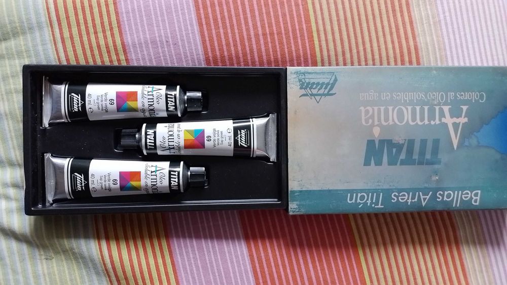 Tintas para pinturas de quadros Marca TITAN