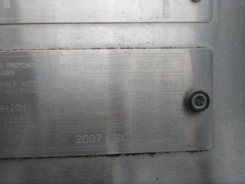 Schładzalnik , zbiornik do mleka na mleko Westfalia Prominox 5200 l .