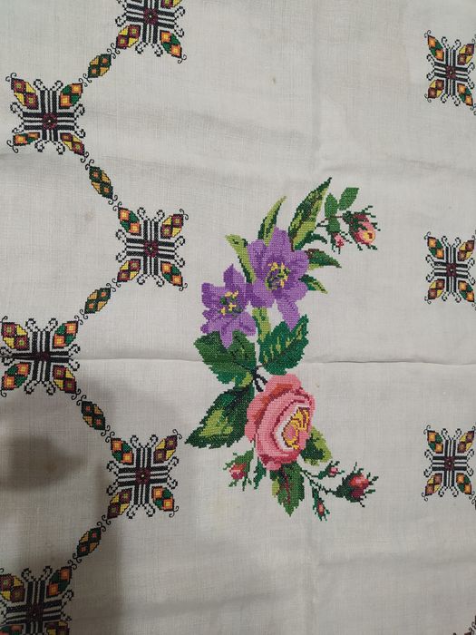 Старовинна скатертина, обрус