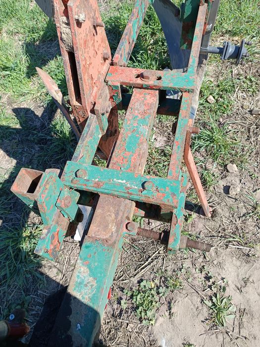 Pług 2 skibowy obrotowy