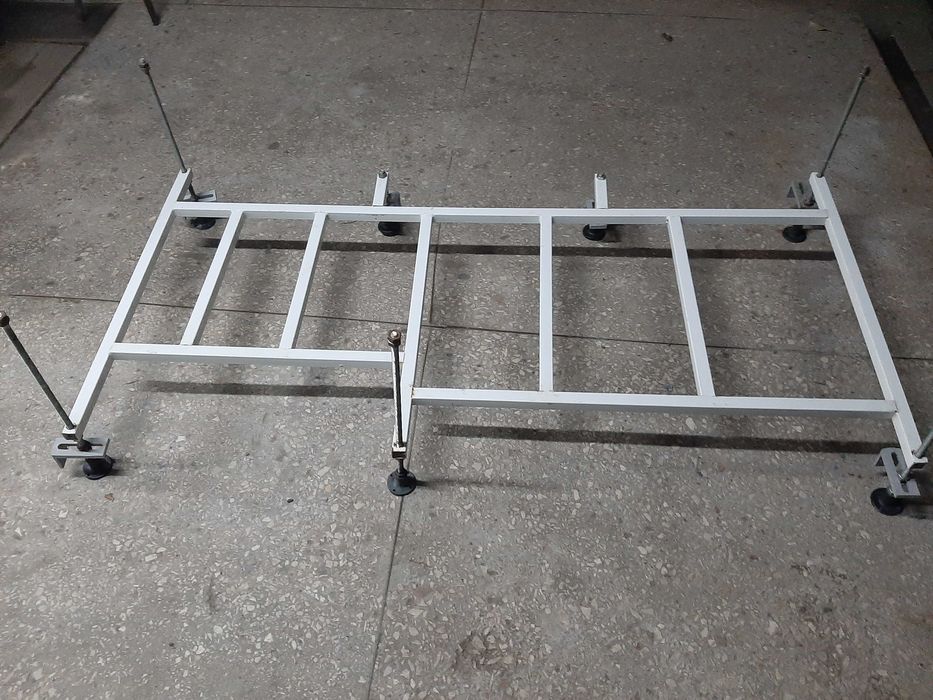 Каркас подставка для вани.