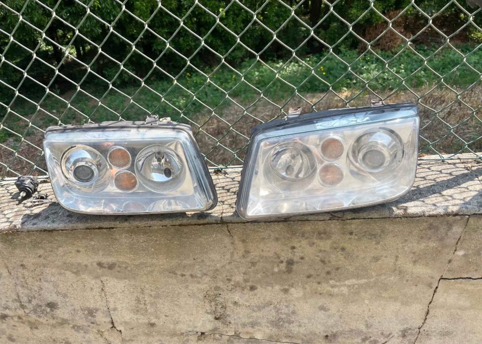 2 pares de Oticas Vw Bora