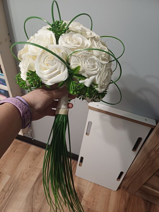 Bukiet ślubny plus winetka