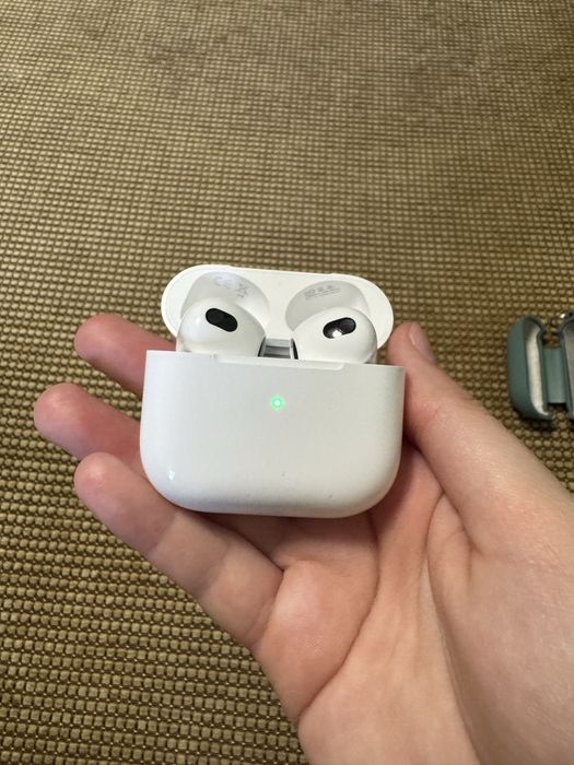 apple AirPods 3-го поколения A2564 навушники наушники