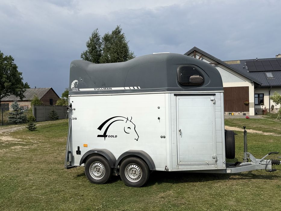 Przyczepa konna Cheval Liberte Gold Pullman Aluminium do przewozu koni.