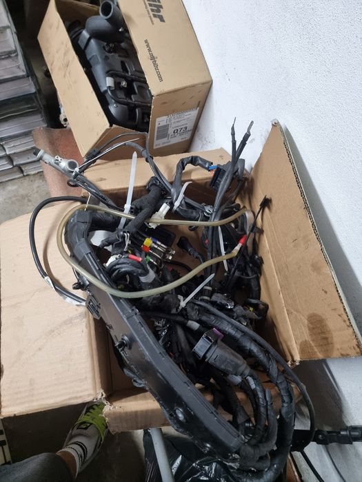 Motor aprilia rsv4 rr 1000cc