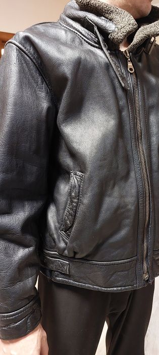 Кожана курточка в