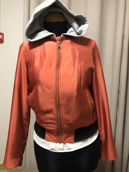 Жіноча вітровка Кельвін Кляйн. Нова.